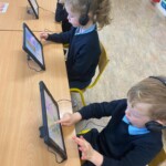 junior-infants-tackle-different-maths-problems-4