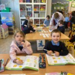 junior-infants-tackle-different-maths-problems-10