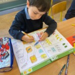 junior-infants-tackle-different-maths-problems-7